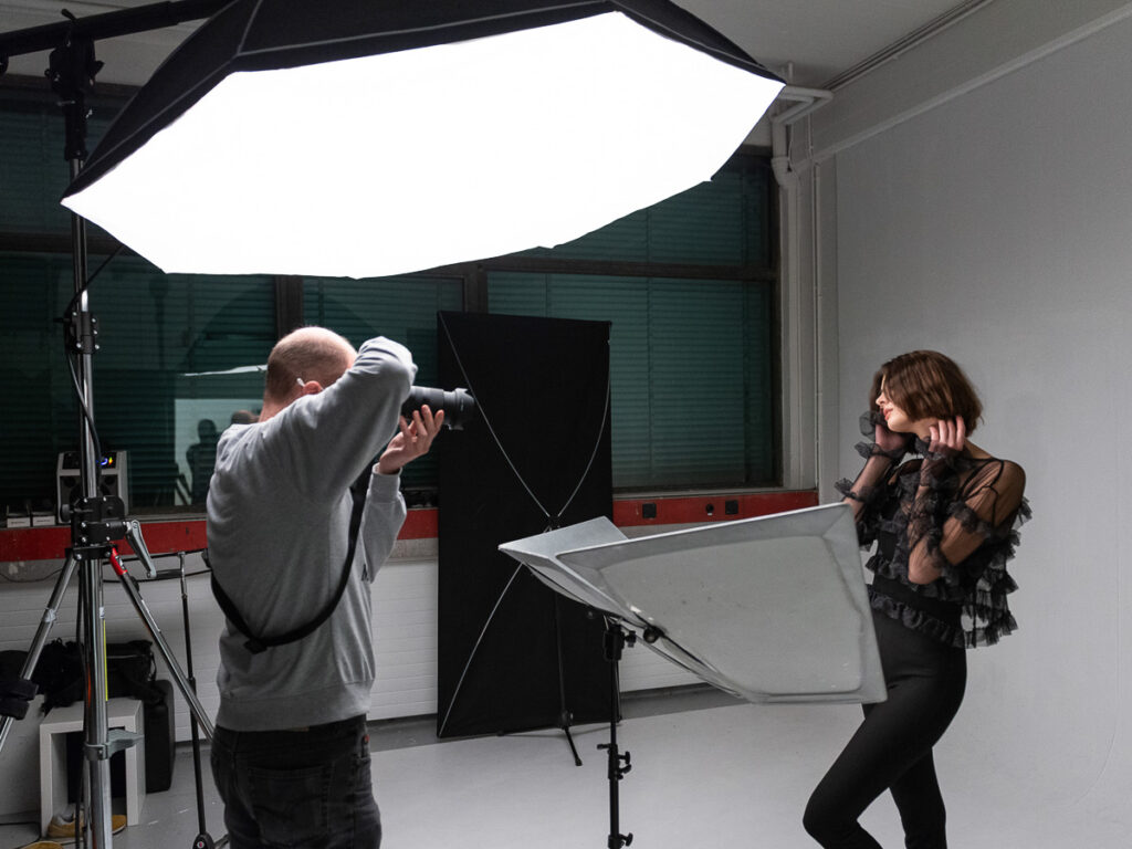 Fotoworkshop im Studio in Zürich und Bern, arbeiten mit Model